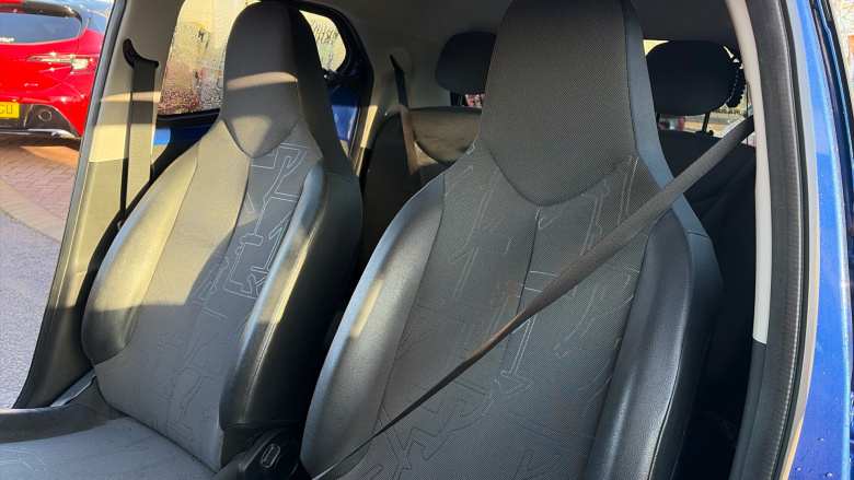 Toyota Aygo 1.0 VVT-i X-Clusiv 5dr x-shift Petrol Hatchback